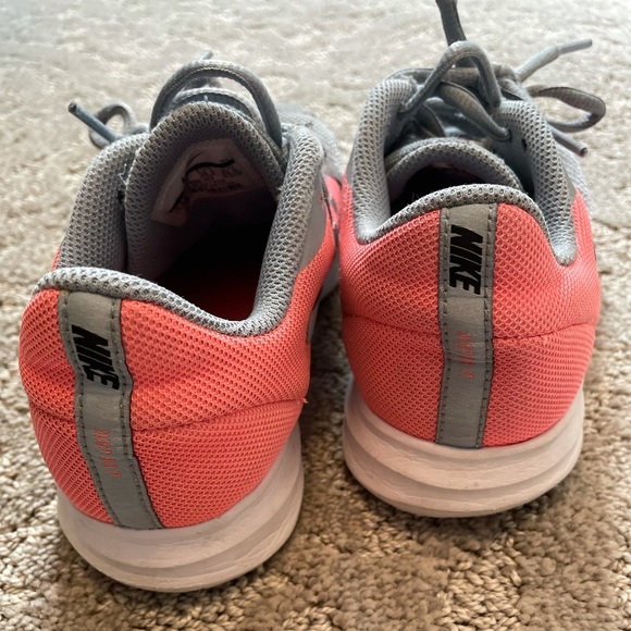 Grey and pink Nike shoes - Picture 2 of 4